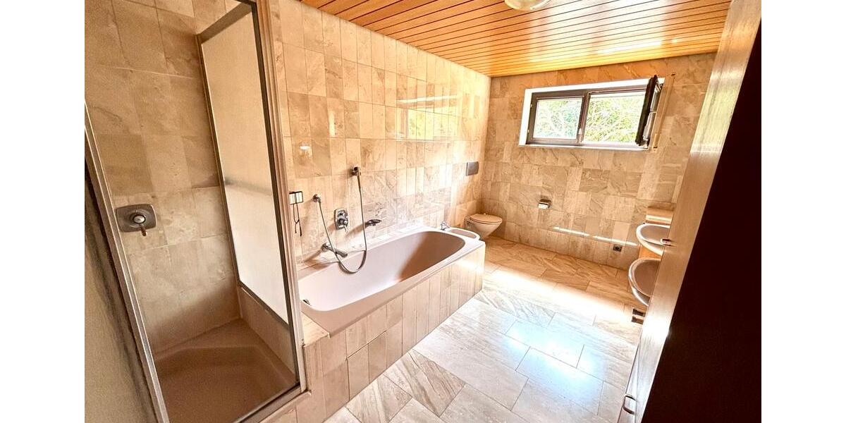 Einfamilienhaus Höchstadt an der Aisch - 7.5 Zimmer, 203 m&sup2;, 690.000&euro; | Angebot:27142979