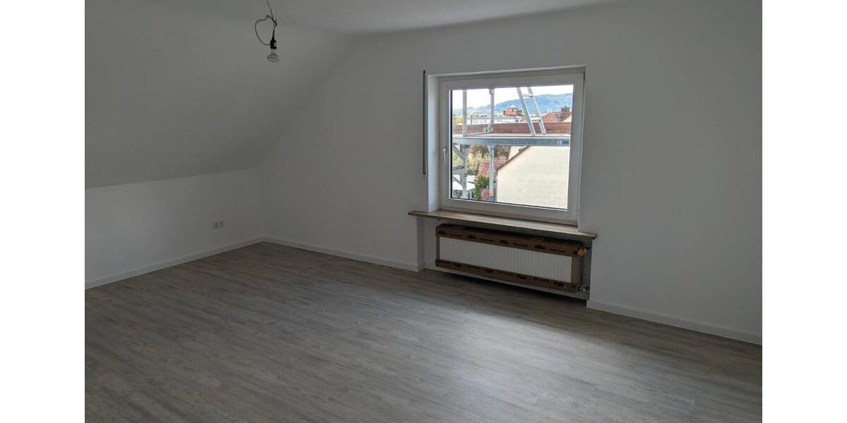Dachgeschoßwohnung Forchheim - 3 Zimmer, 91 m&sup2;, 1.140&euro; | Angebot:26611751