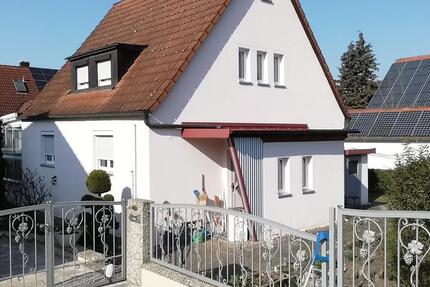 Haus Fürth Bislohe - 4 Zimmer, 95 m&sup2;, 1.200&euro; | Angebot:25907286