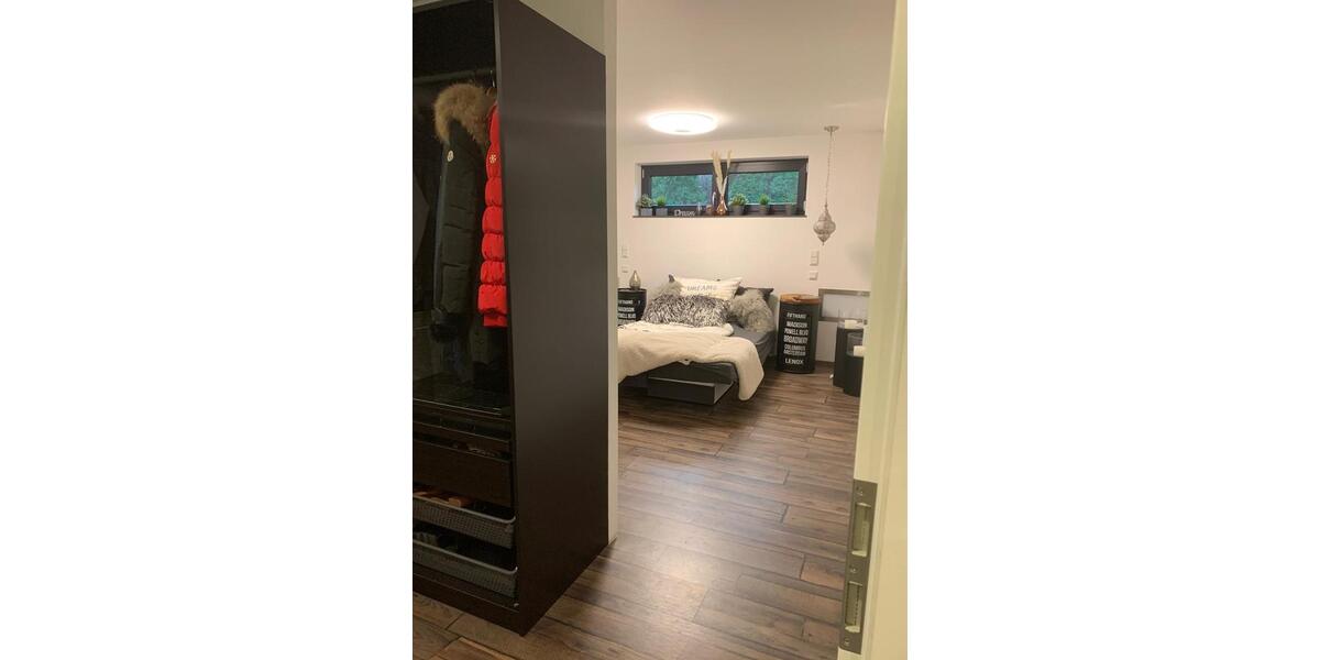 Erdgeschoßwohnung Adelsdorf - 5 Zimmer, 146 m&sup2;, 1.490&euro; | Angebot:25053262