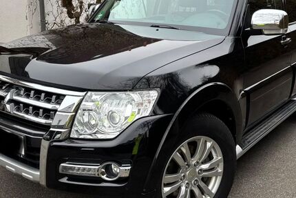 Mitsubishi Pajero 133.500 km 24.500 &euro; Nürnberg 90455