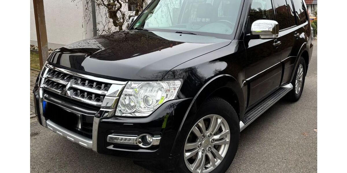 Mitsubishi Pajero 133.500 km 24.500 &euro; Nürnberg 90455