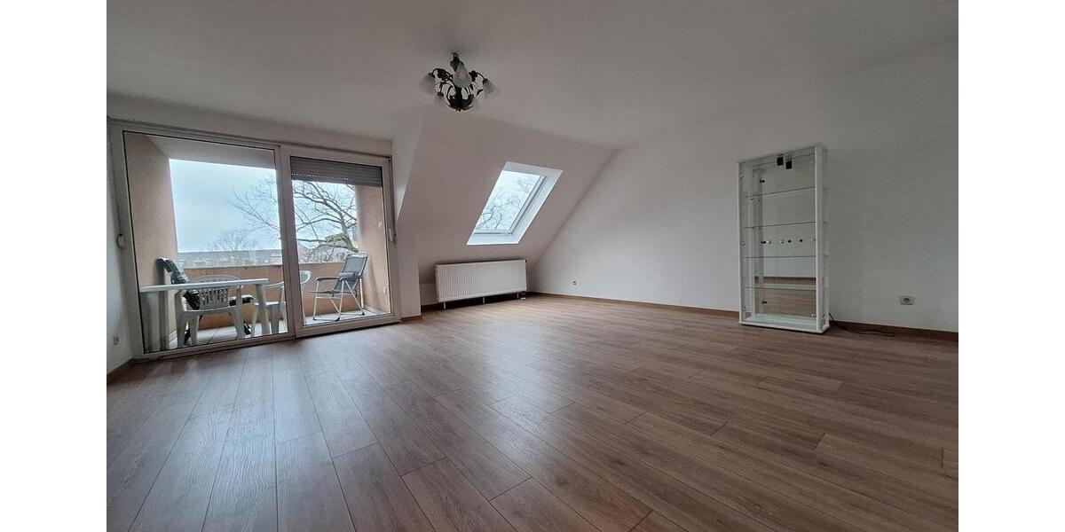 Dachgeschoßwohnung Nürnberg Eberhardshof - 3 Zimmer, 83 m&sup2;, 1.075&euro; | Angebot:25945306