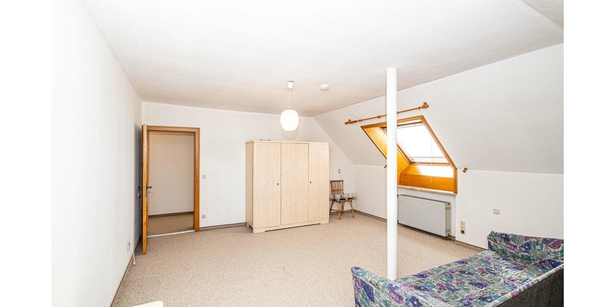 Charmantes Zweifamilienhaus mit drei Garagen und großem Garten - Zweifamilienhaus Kötzting | Angebot:24605834