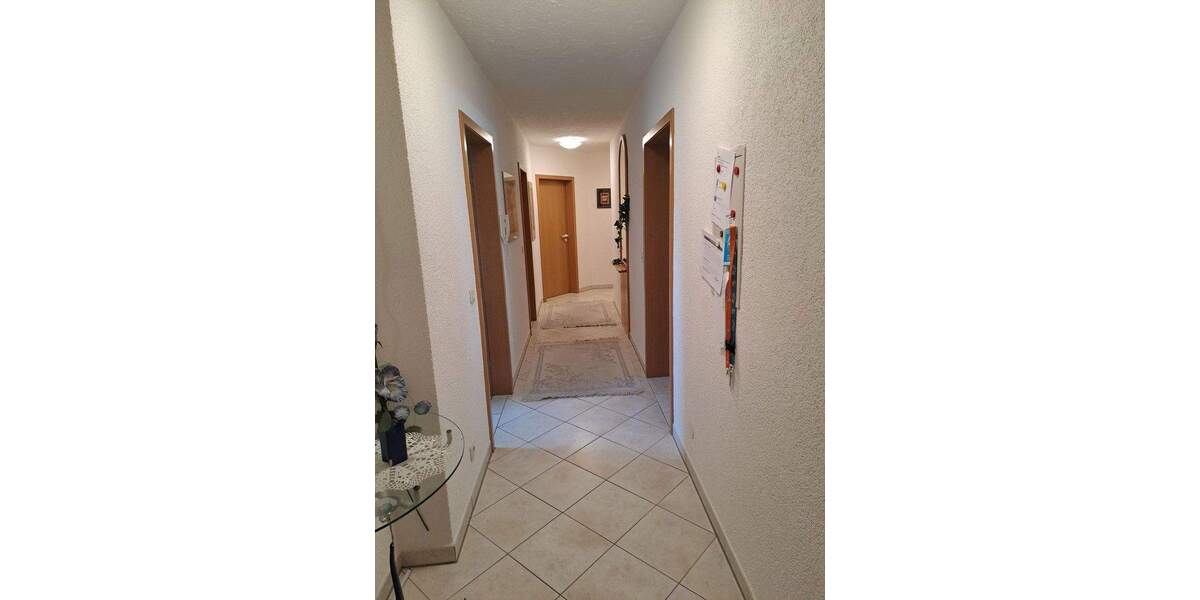 Etagenwohnung Adelsdorf - 4 Zimmer, 90 m&sup2;, 1.040&euro; | Angebot:25741981