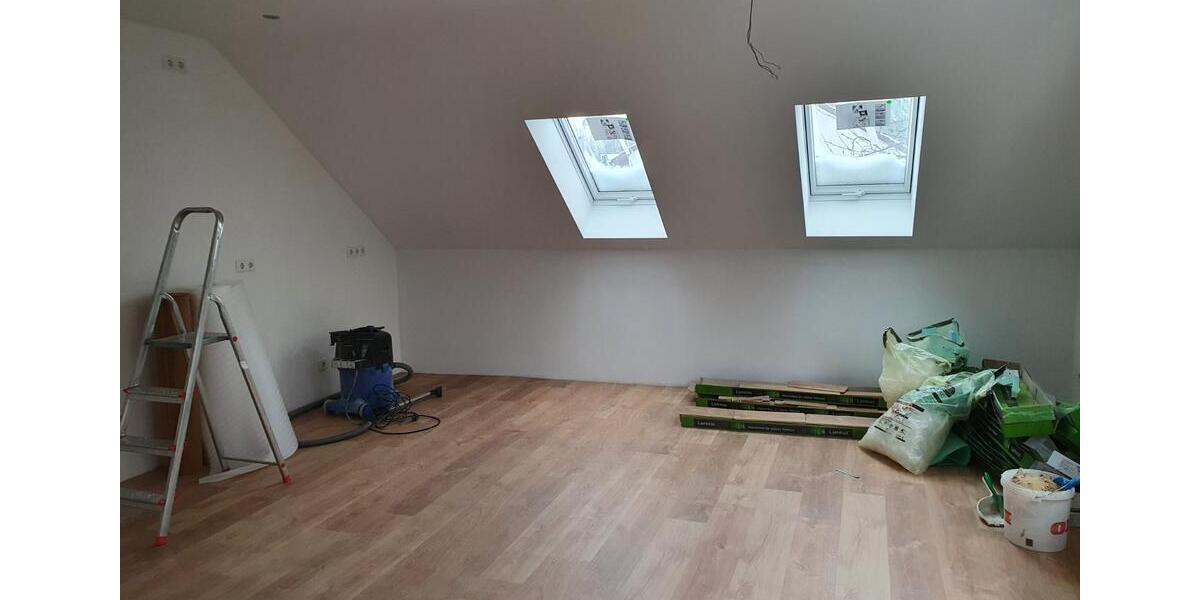 Dachgeschoßwohnung Schwabach - 3 Zimmer, 80 m&sup2;, 1.020&euro; | Angebot:25925057