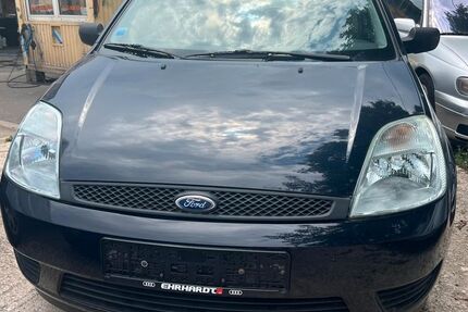 Ford Fiesta 68.000 km 950 &euro; Fürth 90765