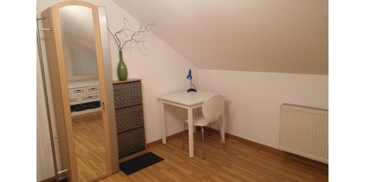 Dachgeschoßwohnung Adelsdorf - 2 Zimmer, 63 m&sup2;, 980&euro; | Angebot:25844281