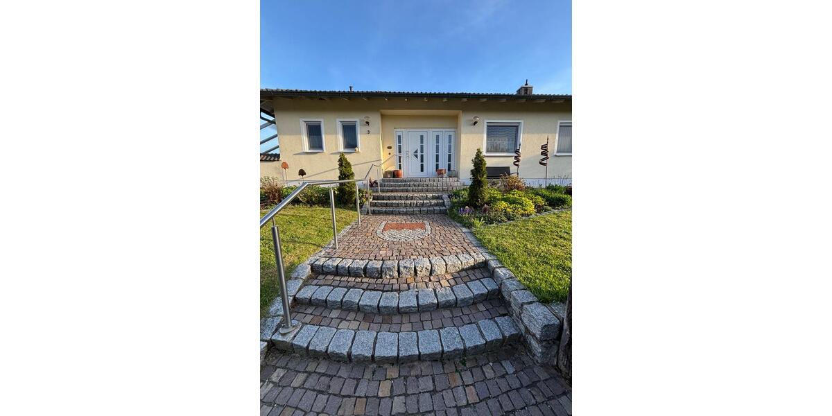 Bungalow Herzogenaurach - 8 Zimmer, 208 m&sup2;, 729.000&euro; | Angebot:26994229