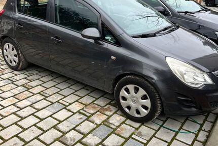 Opel Corsa 79.300 km 2.899 &euro; Cadolzburg 90556