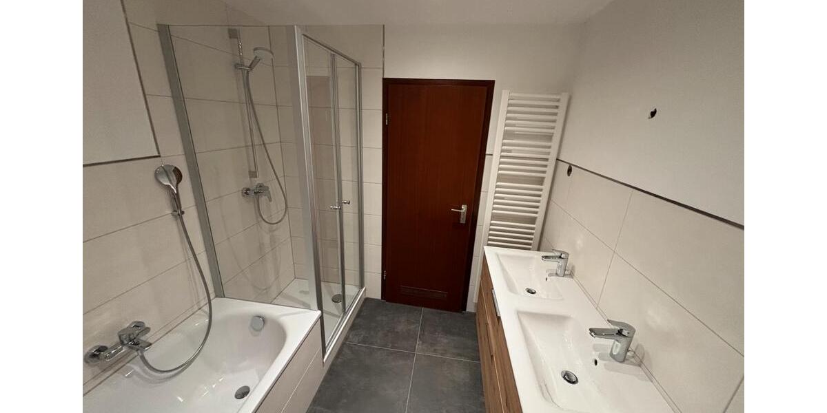 Reihenhaus Nürnberg Holzheim - 6 Zimmer, 120 m&sup2;, 1.700&euro; | Angebot:25895295