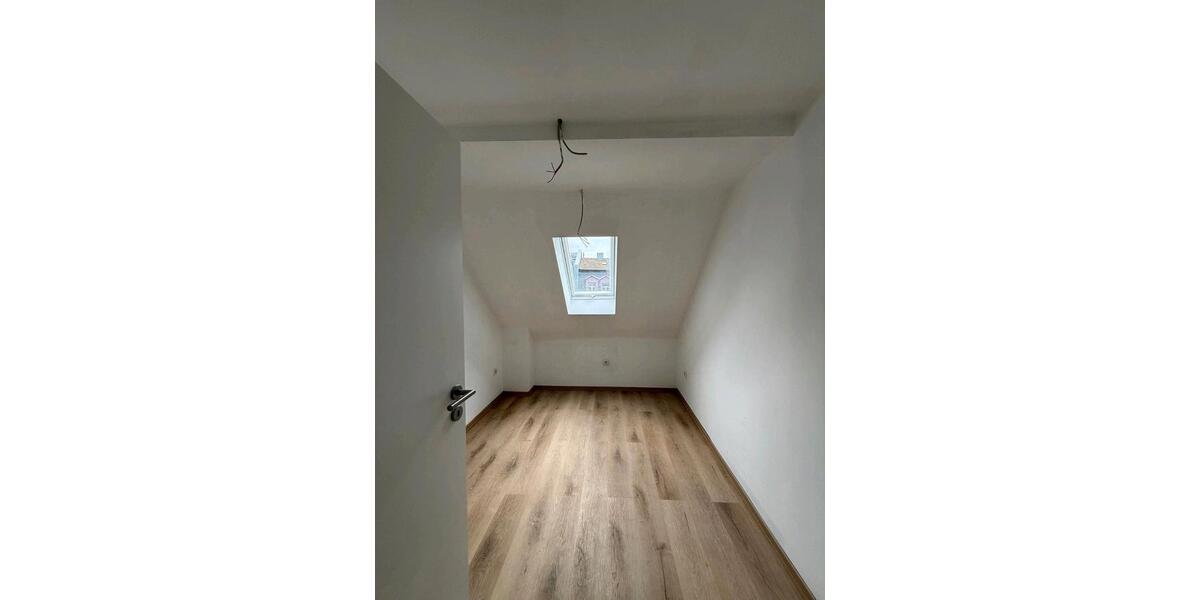 Dachgeschoßwohnung Nürnberg Eberhardshof - 3 Zimmer, 55 m&sup2;, 900&euro; | Angebot:26546317