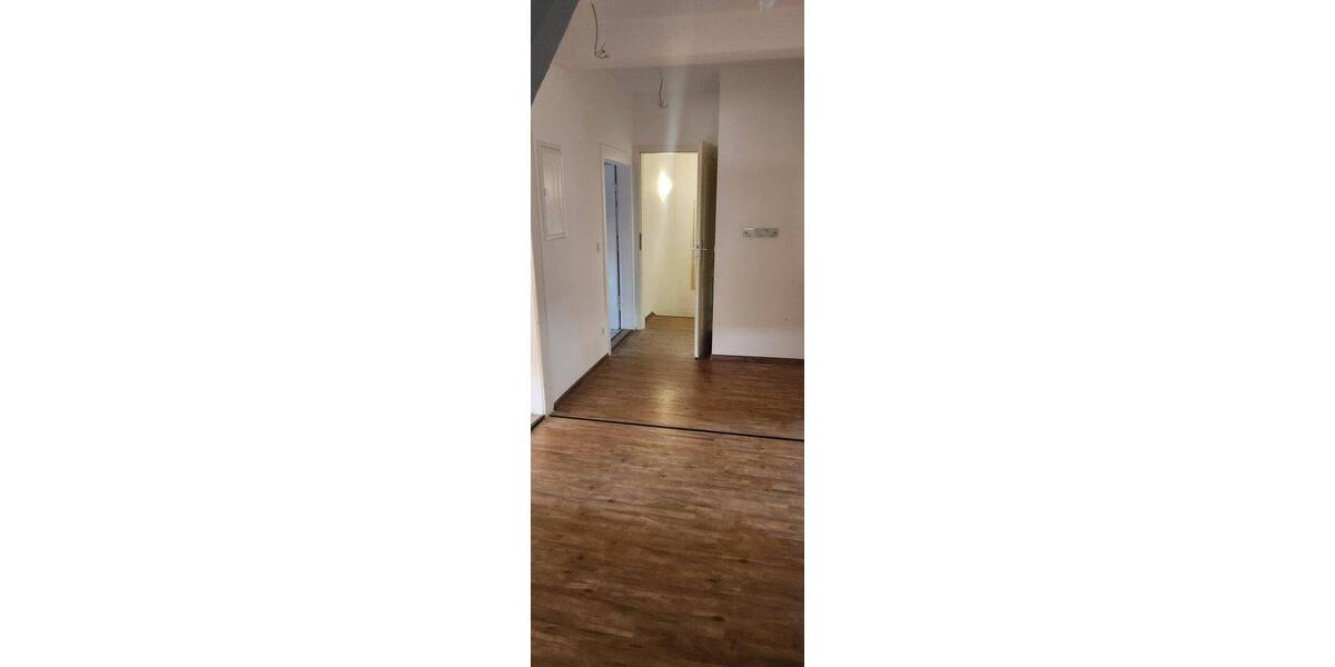 Etagenwohnung Erlangen Tennenlohe - 6 Zimmer, 125 m&sup2;, 1.250&euro; | Angebot:26871424