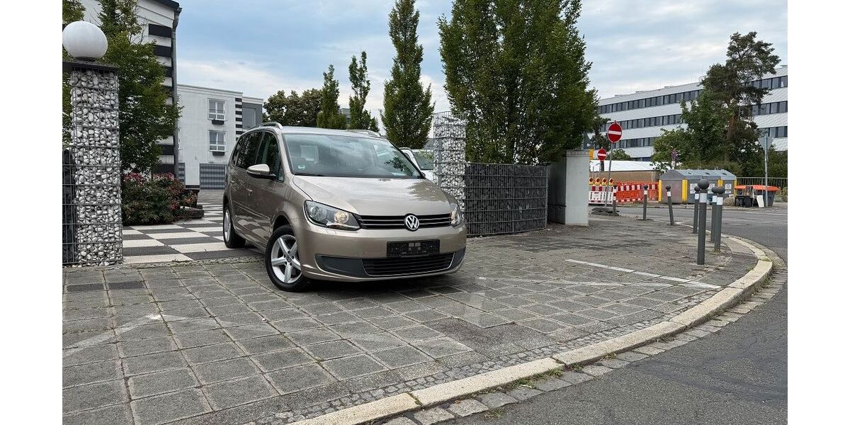 VW Touran 242.000 km 6.889 &euro; nürnberg 90431