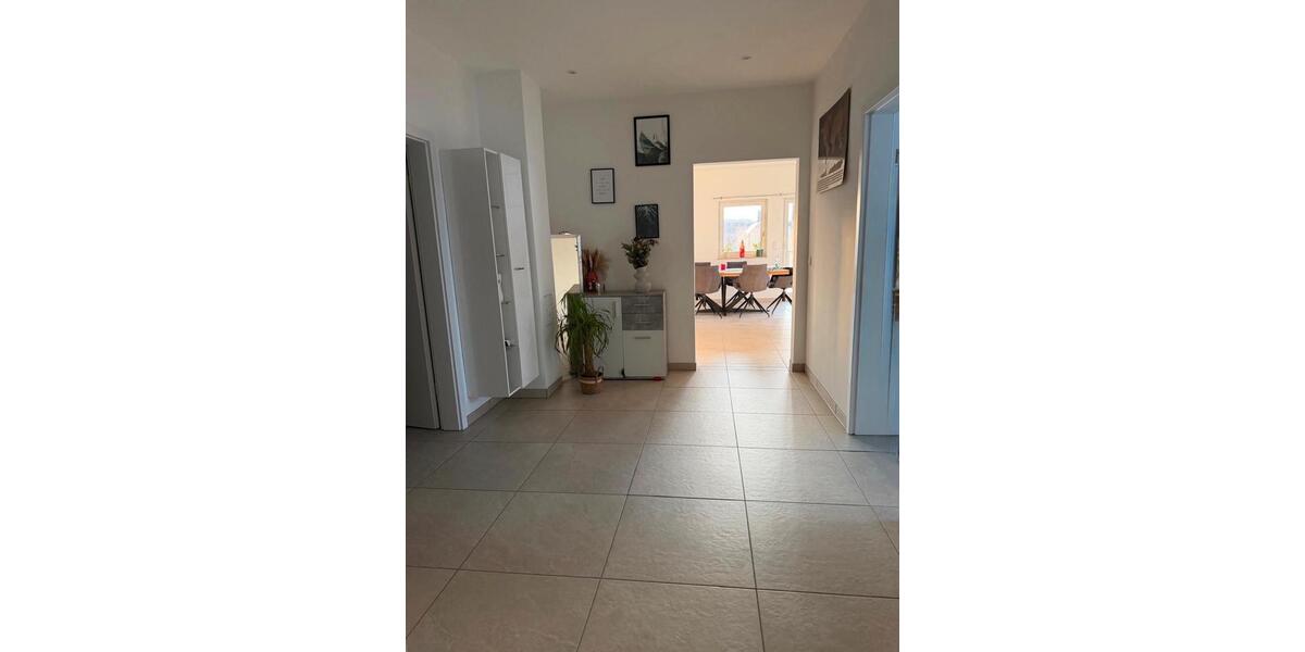 Dachgeschoßwohnung Oberreichenbach - 2 Zimmer, 130 m&sup2;, 1.500&euro; | Angebot:25598849