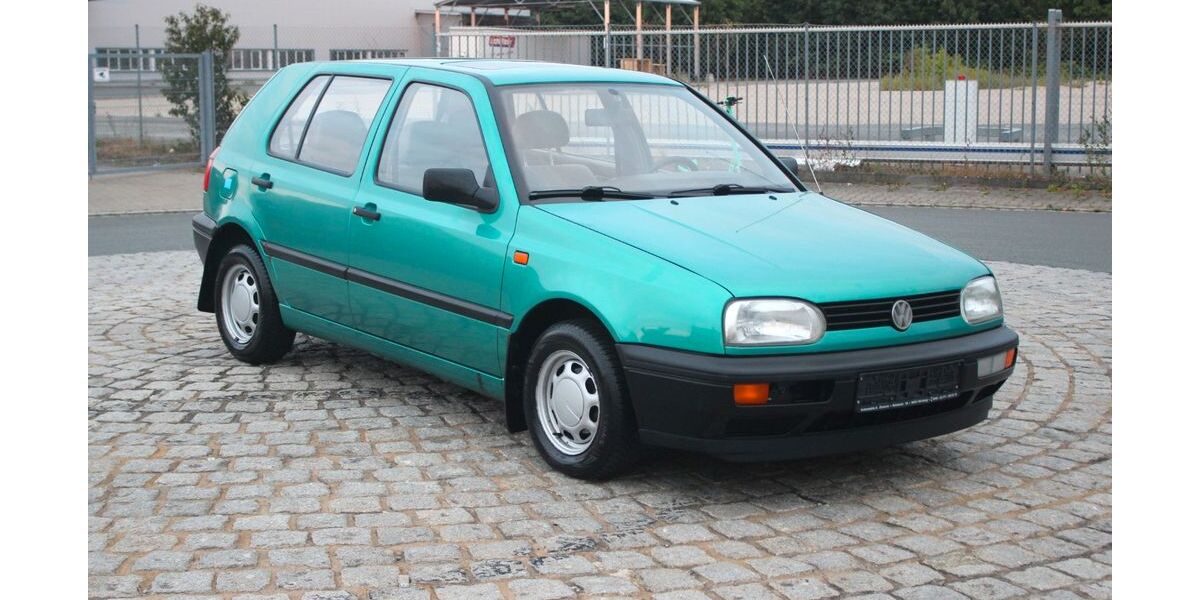 VW Golf 138.932 km 2.988 &euro; Nürnberg 90441