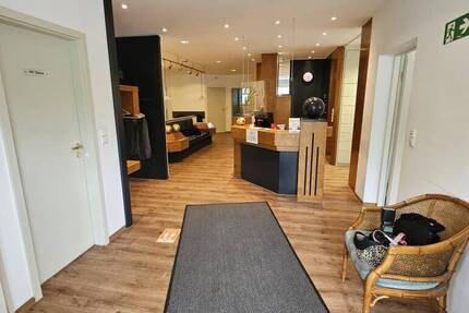 Gewerbeobjekt Erlangen Erlangen-Ost - 6 Zimmer, 249 m&sup2;, 3.750&euro; | Angebot:25734627