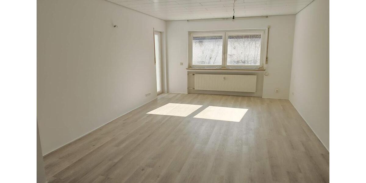 Etagenwohnung Uttenreuth - 3 Zimmer, 89 m&sup2;, 1.200&euro; | Angebot:25350349