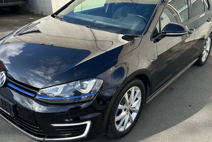 VW Golf 113.000 km 14.200 &euro; Nürnberg 90439