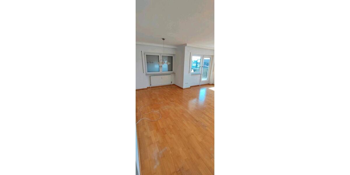 Etagenwohnung Oberasbach - 2 Zimmer, 90 m&sup2;, 1.250&euro; | Angebot:26498632
