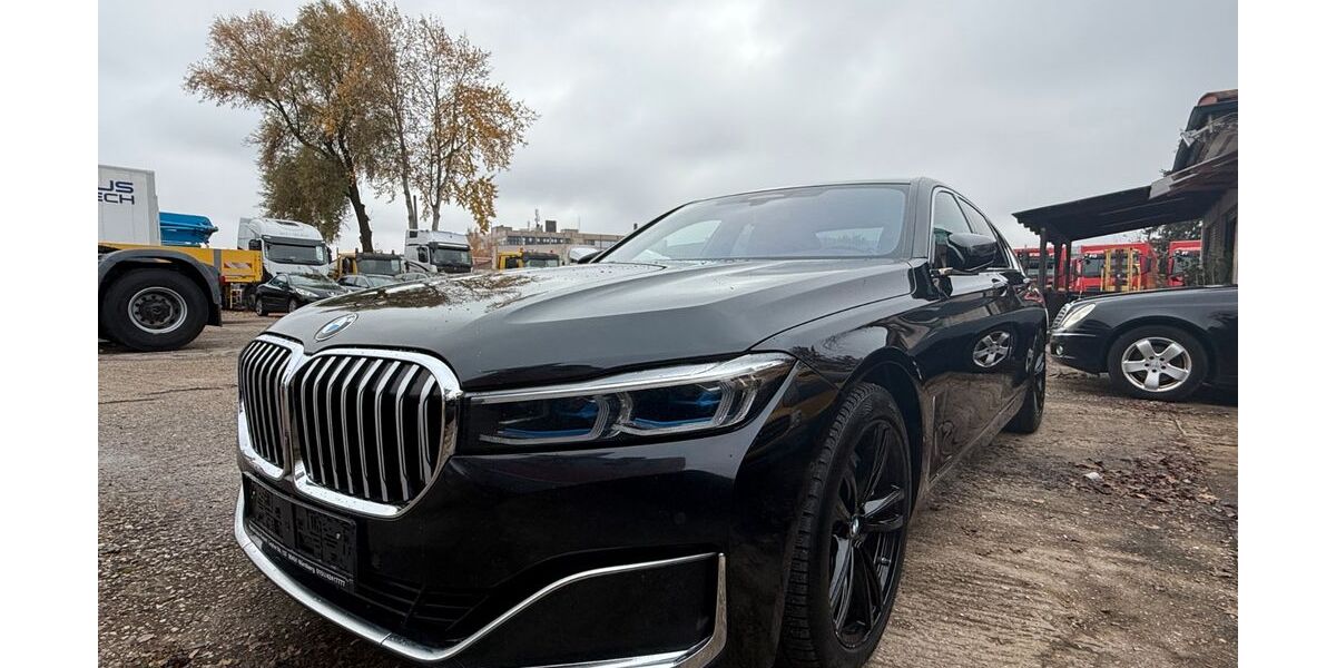 BMW 740 207.263 km 39.900 &euro; Nürnberg 90431