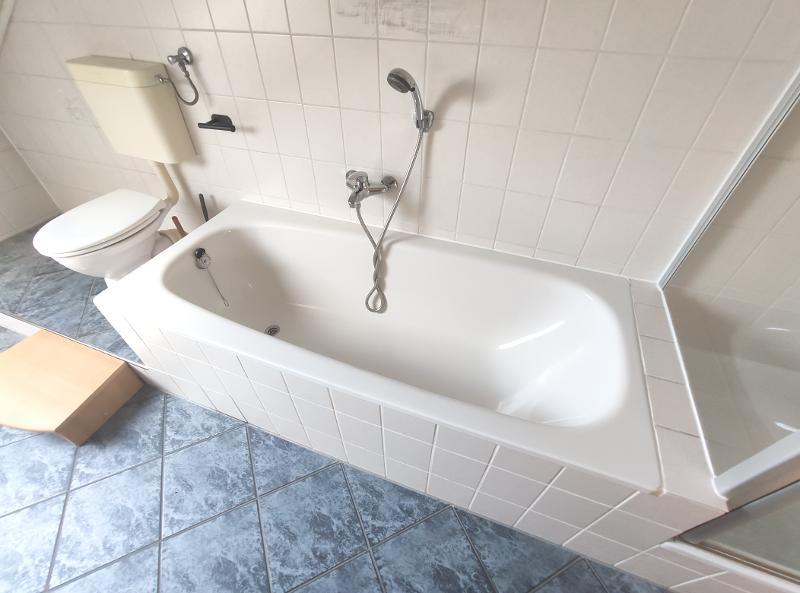 3 Zi. DG Wohnung mit Küche, Gartenmitbenutzung und Stellplatz - Etagenwohnung Weisendorf | Angebot:24351111