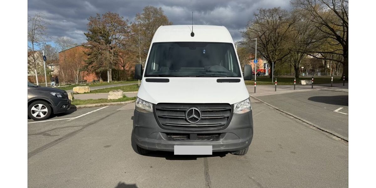 Mercedes-Benz Sprinter 201.000 km 17.900 &euro; Fürth 90766