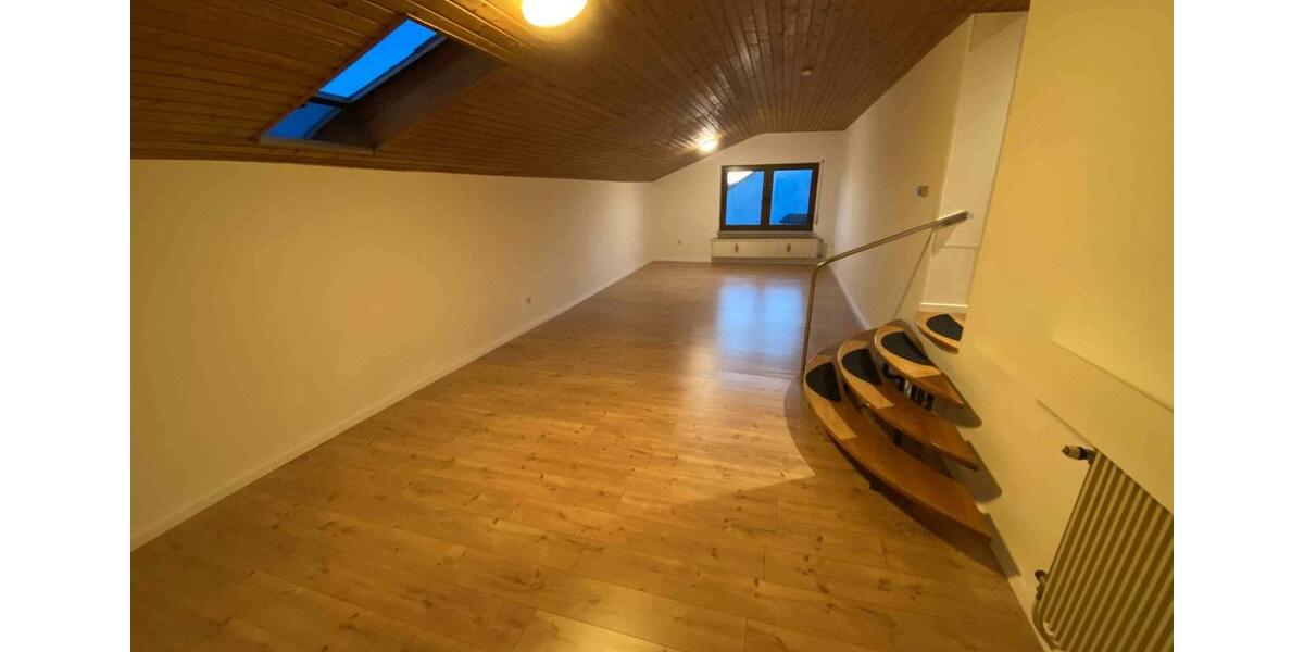 Etagenwohnung Aurachtal - 3 Zimmer, 105 m&sup2;, 900&euro; | Angebot:26022265