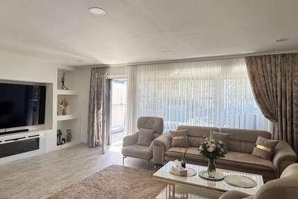 Haus Nürnberg Holzheim - 8 Zimmer, 241 m&sup2;, 789.000&euro; | Angebot:26657460