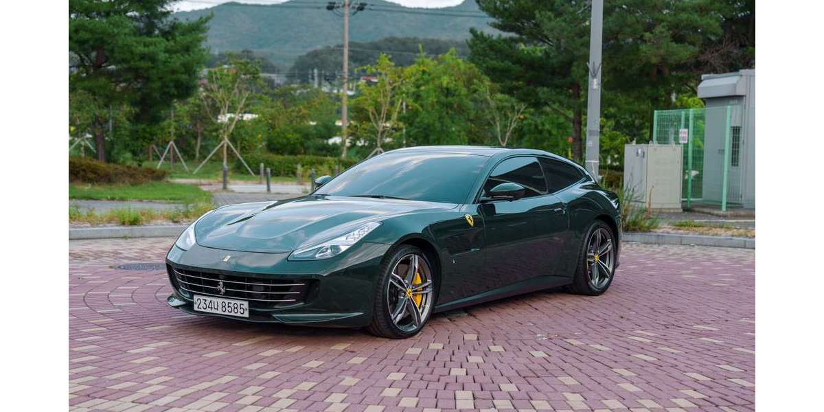 Ferrari GTC4 Lusso 35.000 km 216.000 &euro; Bubenreuth 91088
