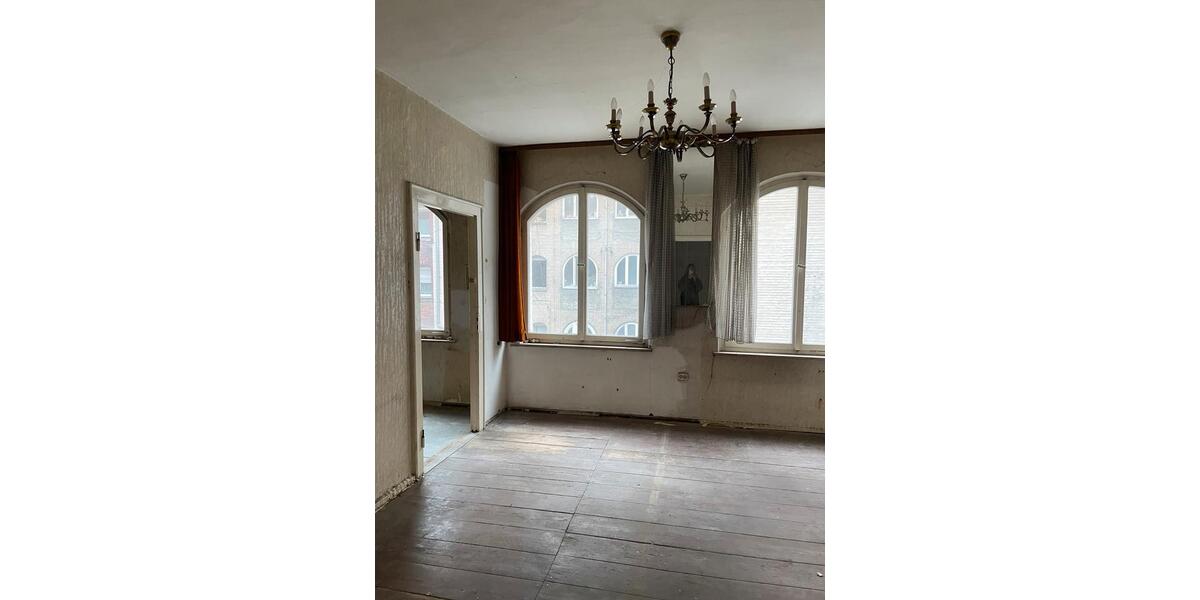 Etagenwohnung Nürnberg Sankt Leonhard - 4 Zimmer, 200 m&sup2;, 330.000&euro; | Angebot:26327494