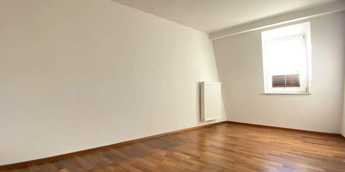 Etagenwohnung Zirndorf - 4 Zimmer, 120 m&sup2;, 399.000&euro; | Angebot:25671026