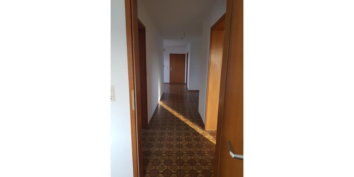 Dachgeschoßwohnung Herzogenaurach - 4 Zimmer, 98 m&sup2;, 885&euro; | Angebot:25310523