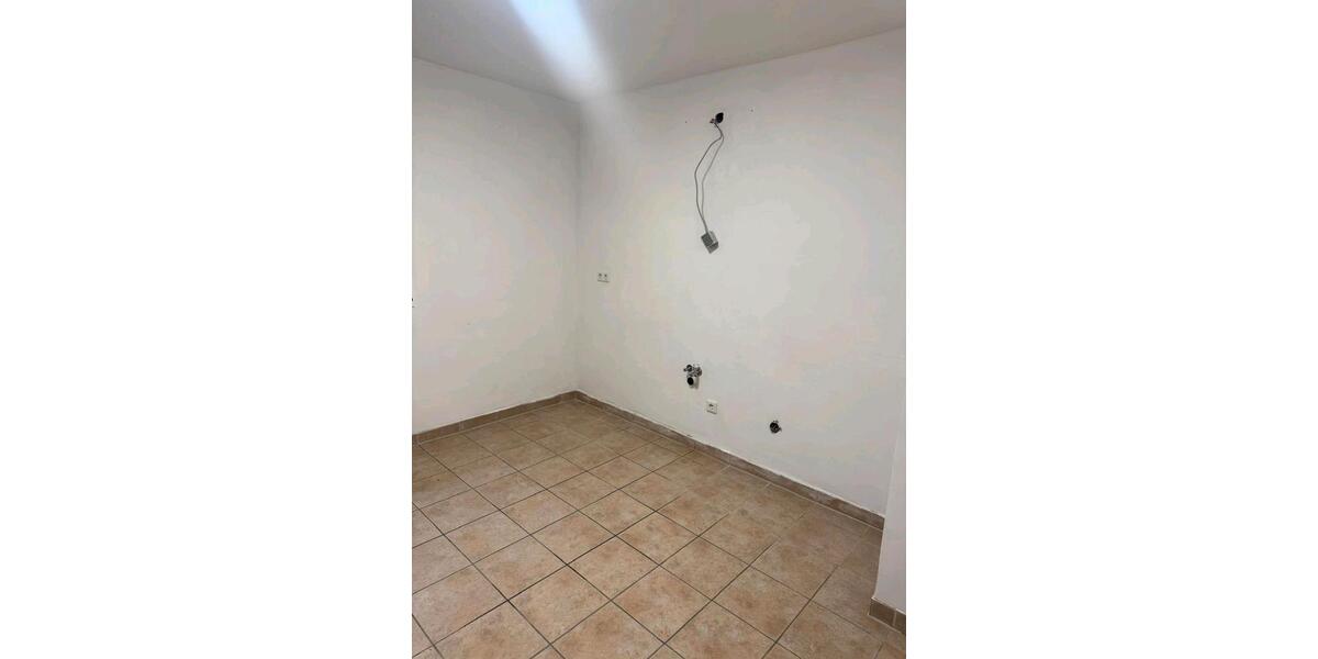 Etagenwohnung Lauf an der Pegnitz - 3 Zimmer, 83 m&sup2;, 1.100&euro; | Angebot:26638684