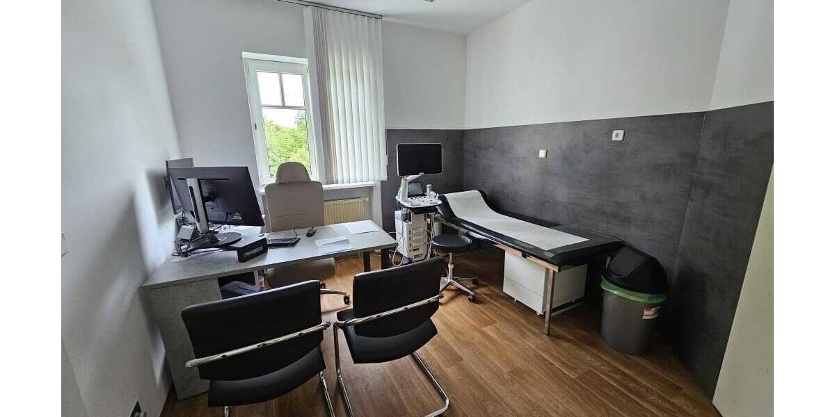 Gewerbeobjekt Erlangen Erlangen-Ost - 6 Zimmer, 249 m&sup2;, 3.750&euro; | Angebot:25734627