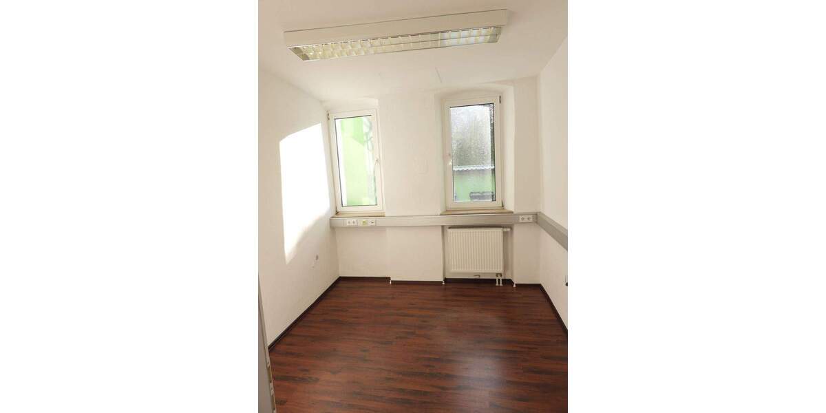 Gewerbeobjekt Nürnberg St Peter - 4 Zimmer, 100 m&sup2;, 890&euro; | Angebot:25915935