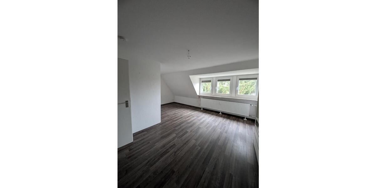Dachgeschoßwohnung Nürnberg Gibitzenhof - 2.5 Zimmer, 72 m&sup2;, 830&euro; | Angebot:25650918