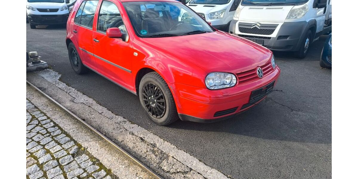 VW Golf 128.000 km 1.800 &euro; Nürnberg 90439