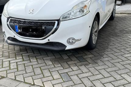 Peugeot 208 47.500 km 7.250 &euro; Nürnberg 90482