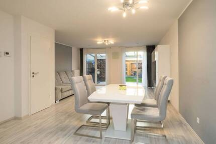 Haus Adelsdorf - 4 Zimmer, 138 m&sup2;, 570.000&euro; | Angebot:26036905