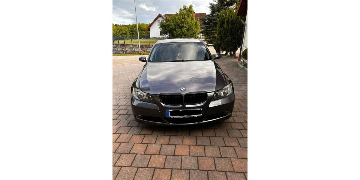 BMW 320 151.000 km 4.250 &euro; Eckental 90542
