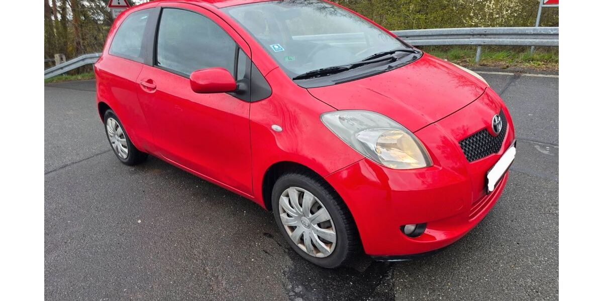 Toyota Yaris 172.000 km 3.333 &euro; Nürnberg 90441