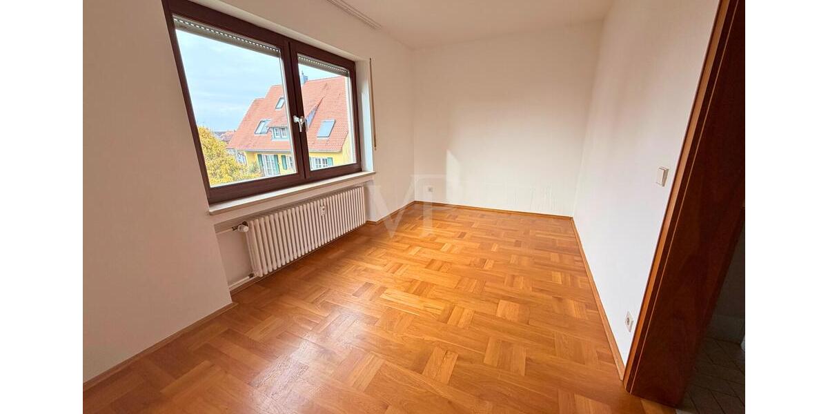 Etagenwohnung Neustadt an der Aisch - 5.5 Zimmer, 120 m&sup2;, 900&euro; | Angebot:25215765