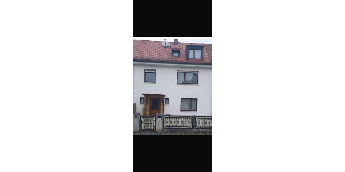 Reihenhaus Zirndorf - 5 Zimmer, 120 m&sup2;, 1.450&euro; | Angebot:27624280