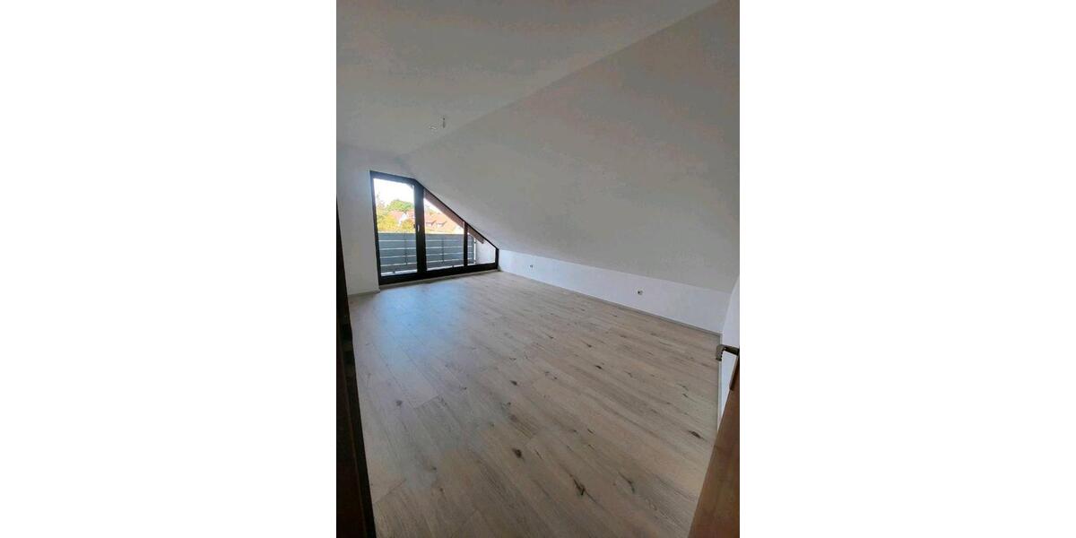 Dachgeschoßwohnung Nürnberg Gibitzenhof - 3.5 Zimmer, 100 m&sup2;, 900&euro; | Angebot:26416477
