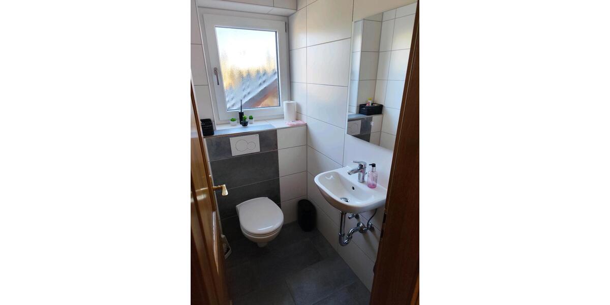 Erdgeschoßwohnung Neuendettelsau - 4 Zimmer, 103 m&sup2;, 1.100&euro; | Angebot:25965302