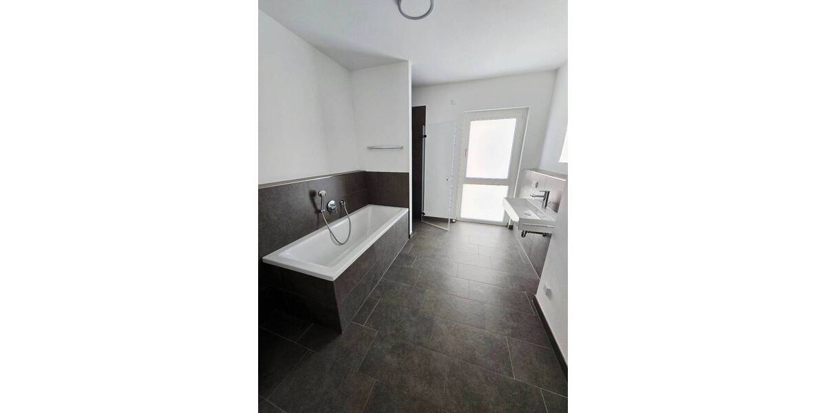 Etagenwohnung Nürnberg Gleißbühl - 3 Zimmer, 118 m&sup2;, 1.750&euro; | Angebot:25957436