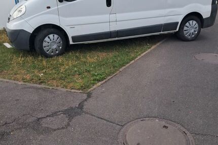 Opel Vivaro 180.000 km 3.200 &euro; nürnberg 90443