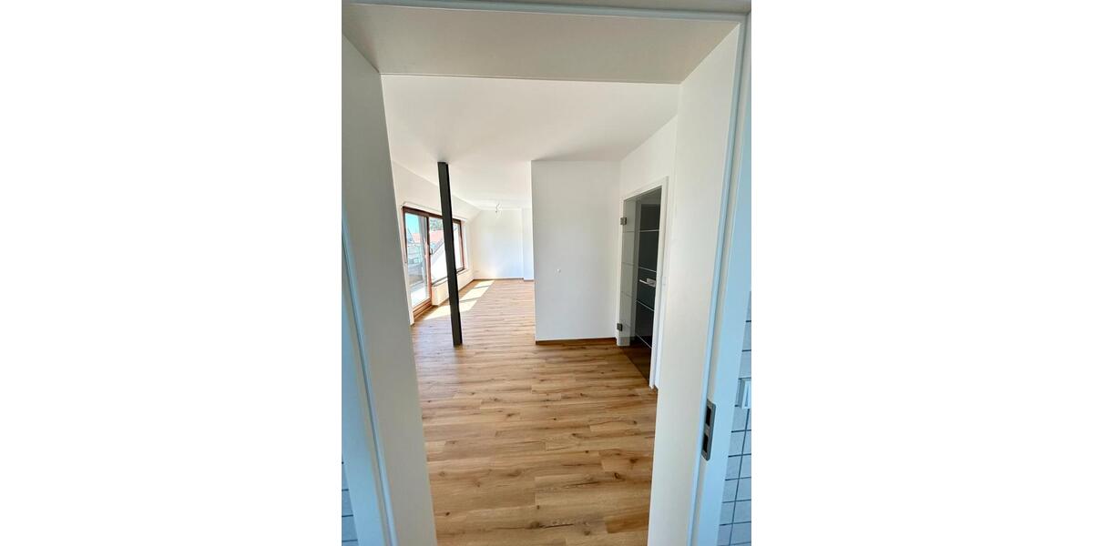 Dachgeschoßwohnung Fürth Bislohe - 3.5 Zimmer, 99 m&sup2;, 1.335&euro; | Angebot:26600559