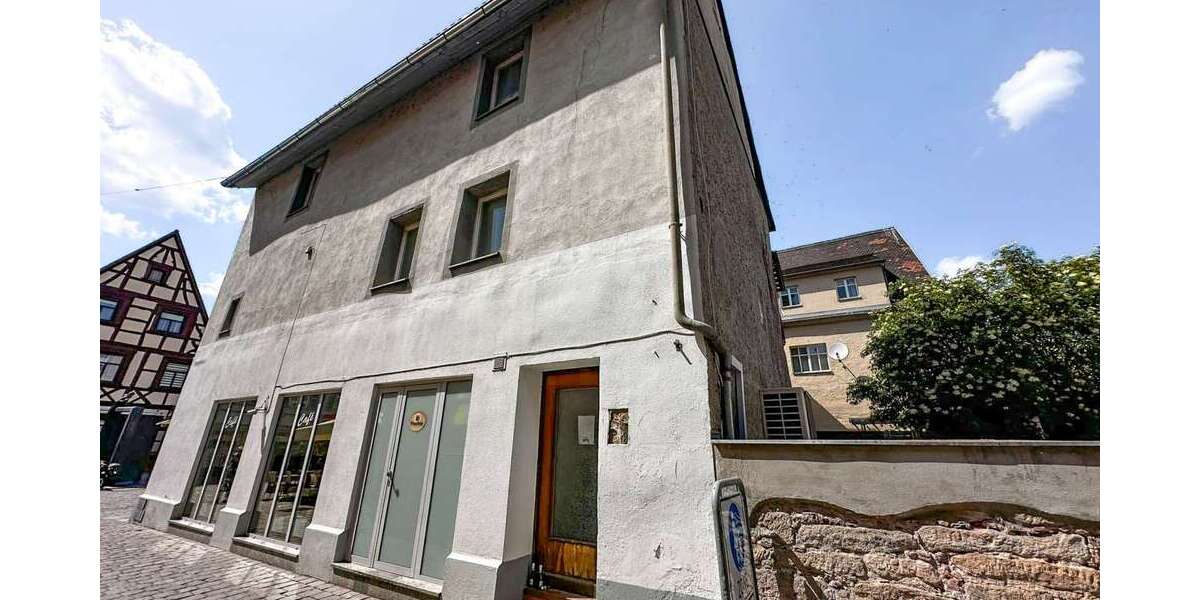 Einfamilienhaus Forchheim - 7 Zimmer, 198 m&sup2;, 450.000&euro; | Angebot:27203402